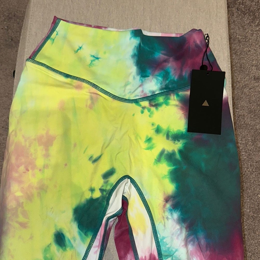 vitality (formally balance) cloud leggings. NWT. size small